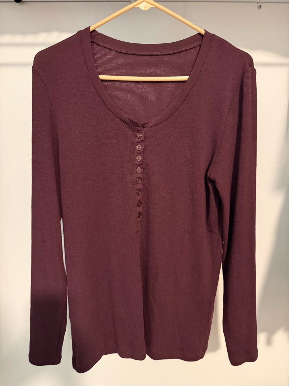 Women's Long-Sleeve Henley Top in Chocolate Fig size large